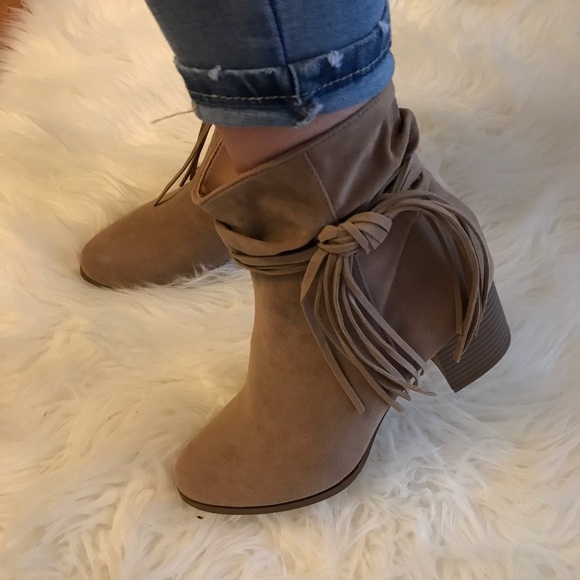 🆕 Lynn Taupe Side Bow Tassel Slouchy Boot - Picture 7 of 8